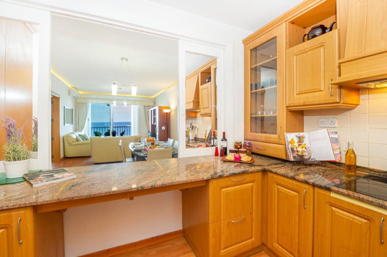 Spinola Bay Top Floor Seafront 3 Bedroom Apartment With Panoramic Sea Views - By Getawaysmalta Saint Julian's Luaran gambar