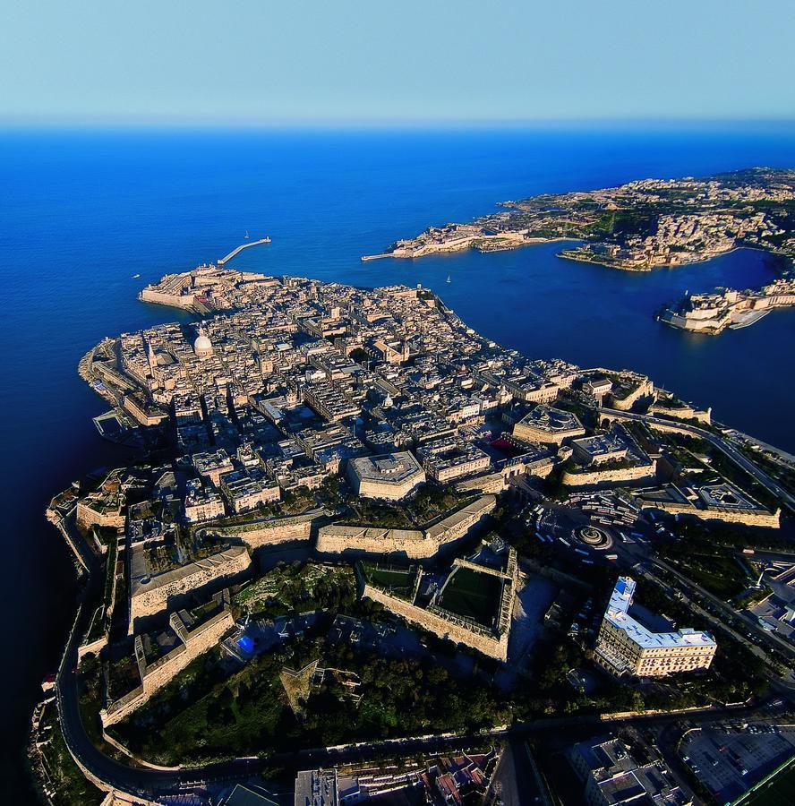 Spinola Bay Top Floor Seafront 3 Bedroom Apartment With Panoramic Sea Views - By Getawaysmalta Saint Julian's Luaran gambar